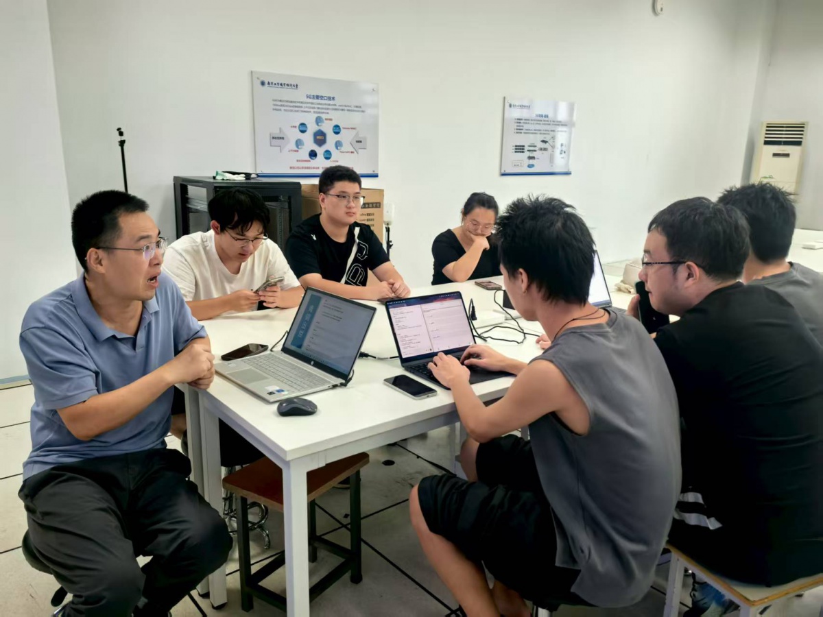 共建企业导师创新项目指导.jpg
